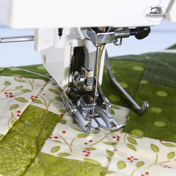 Övermatare monterad på janome 1522 symaskin grupp 4