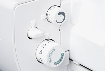 Baby Lock Acclaim med pressarfotskit och tråd