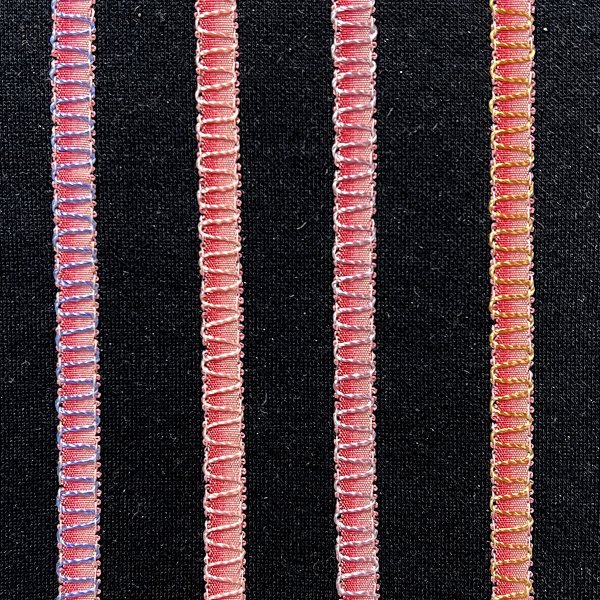 Exempel på olika sömmar med pressarfot för band till Baby Lock Primo