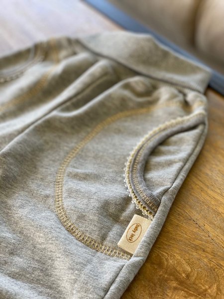 Mjukisbyxor för barn sydda på en Baby Lock Primo