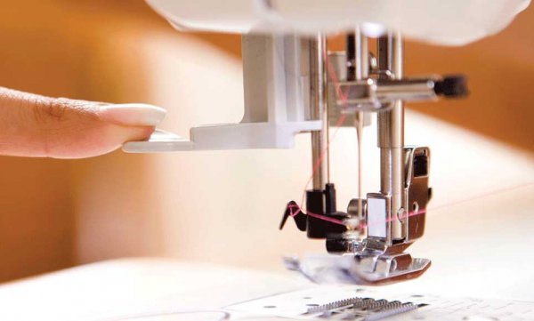 Brother Innov-is NV15 inbyggd nålträdare