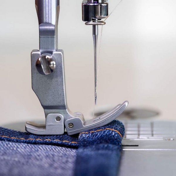 Ledad pressarfot på Brother raksömsmaskin PQ1600S