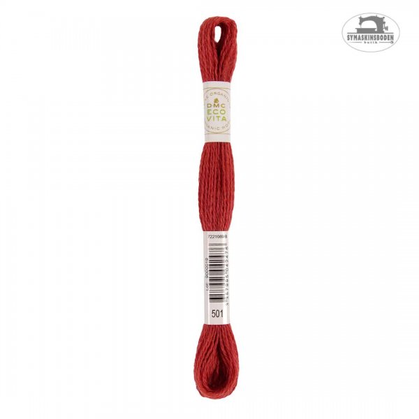 Ett växtfärgat brodergarn i ull i en dov röd nyans.