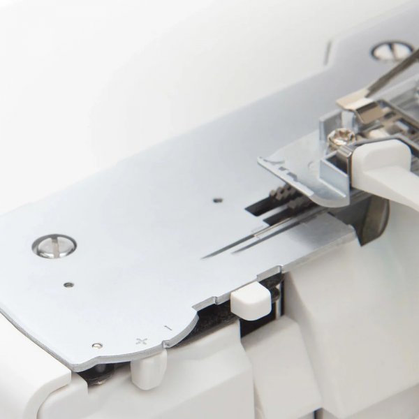 Husqvarna Viking Amber S300 overlockmaskin precise thread control