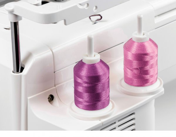 Dubbla trådhållare med trådstativ på Janome continental M8