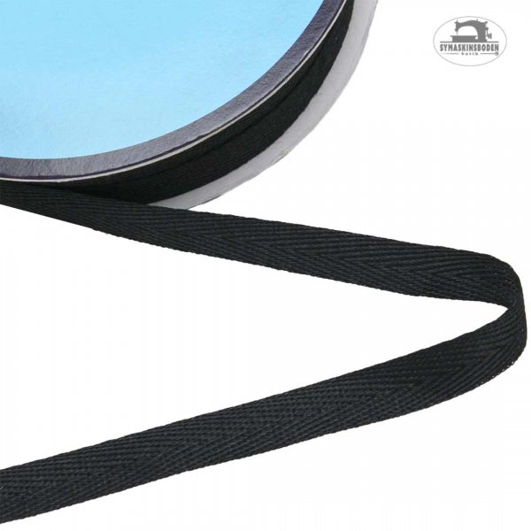 Ett tunt svart polyesterband med kypertsvävning