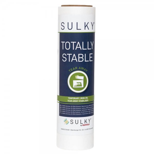 Vit rulle av SULKY Totally Stable, ett påstrykbart och rivbart mellanlägg för stabilisering av stretchiga tyger vid broderi