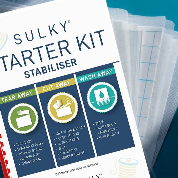SULKY Starter Kit för mellanlägg innehållande 15 olika materialprover och en teknisk guide för broderi och sömnad