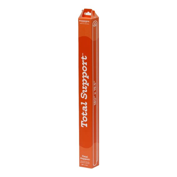 Produktförpackning för Total Support™ från WonderFil. En långsmal, vertikal box i röd färg med vit text. Förpackningen anger måt