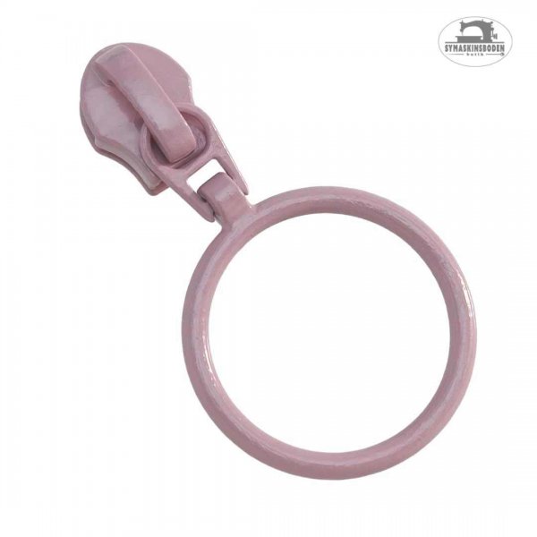 En gammelrosa kläpp med ring